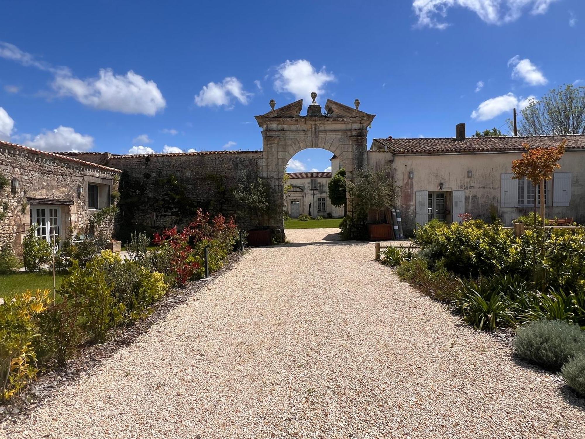 Chateau De Feusse Saint-Just-Luzac エクステリア 写真