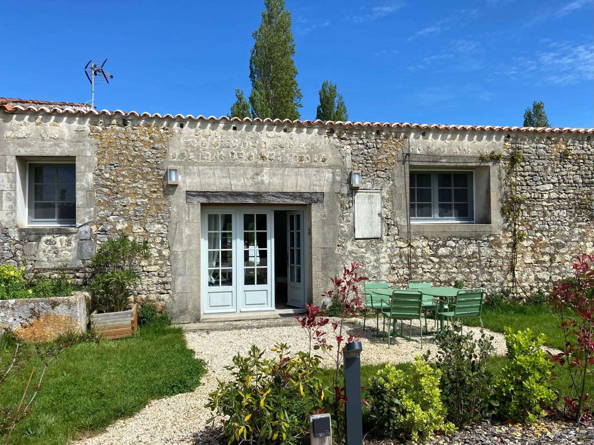 Chateau De Feusse Saint-Just-Luzac エクステリア 写真