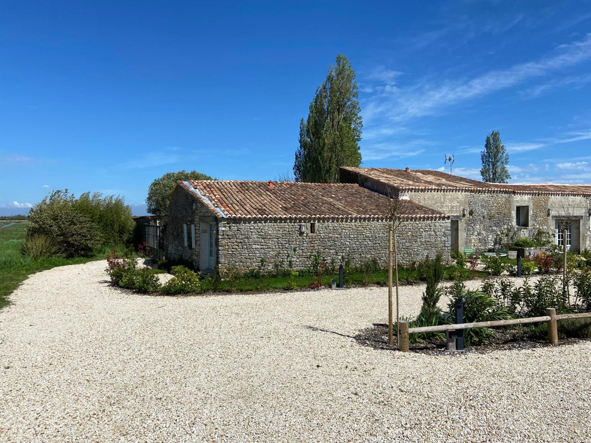 Chateau De Feusse Saint-Just-Luzac エクステリア 写真